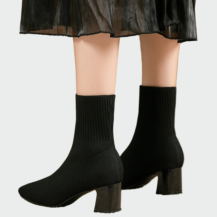 דפנה - מגפי אורטופדיה סרוגים