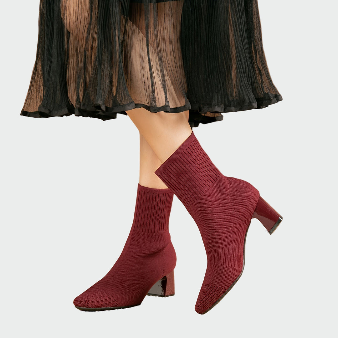 דפנה - מגפי אורטופדיה סרוגים