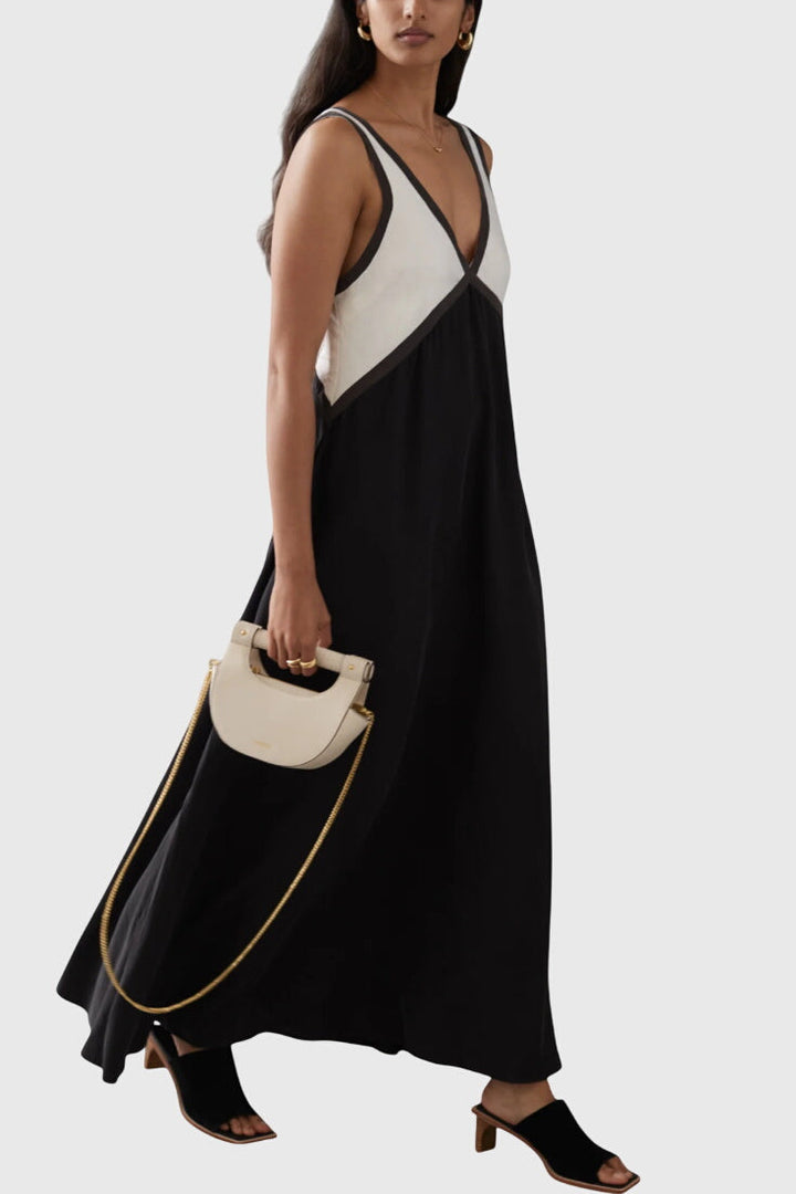 שמלת בוהו קיץ עם צווארון V