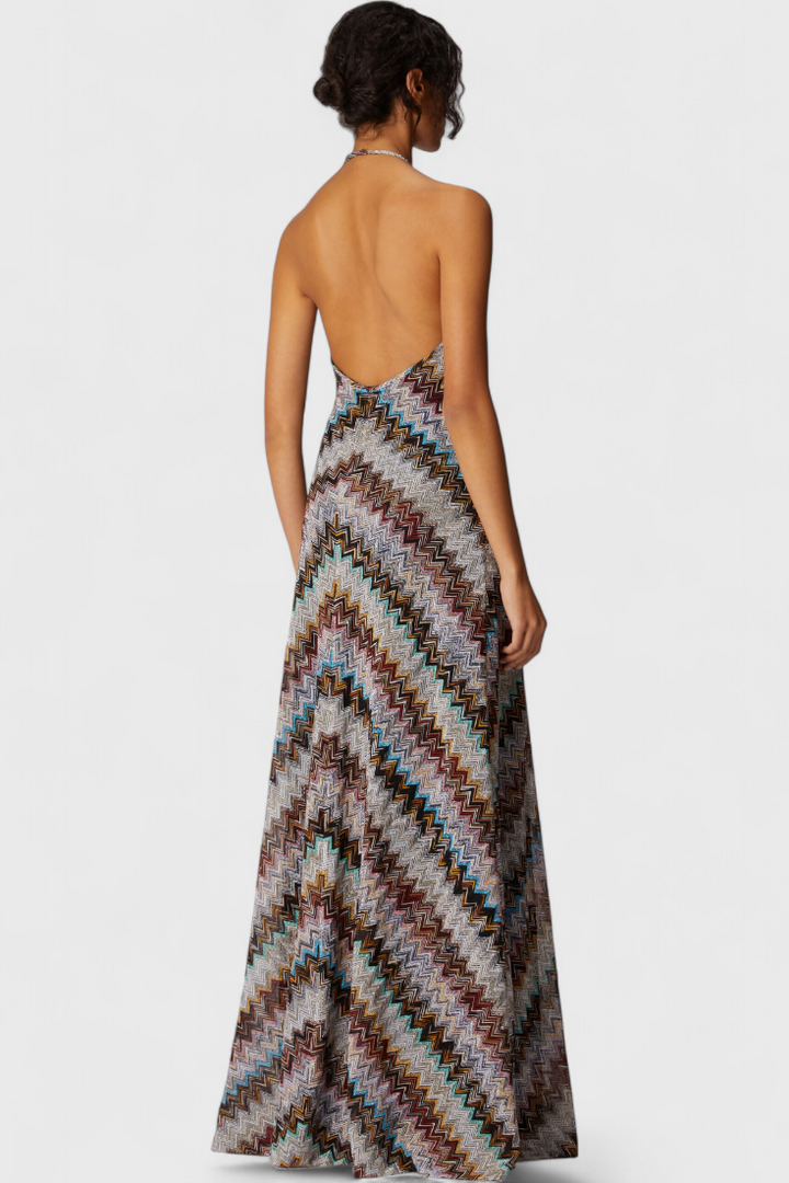 מלתחת מליסה עם צווארון הלטר וזיגזוג בגימור אירידיסנטי