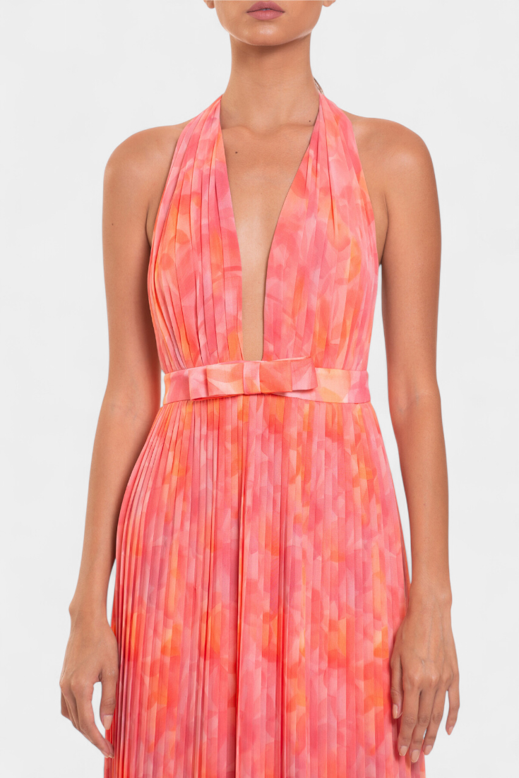 סמלת מקסי פריסקה עם גב פתוח וכתף חצי