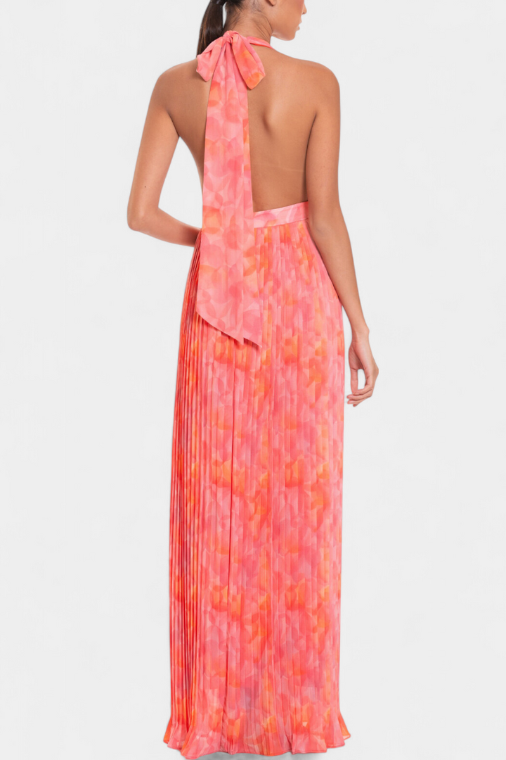 סמלת מקסי פריסקה עם גב פתוח וכתף חצי