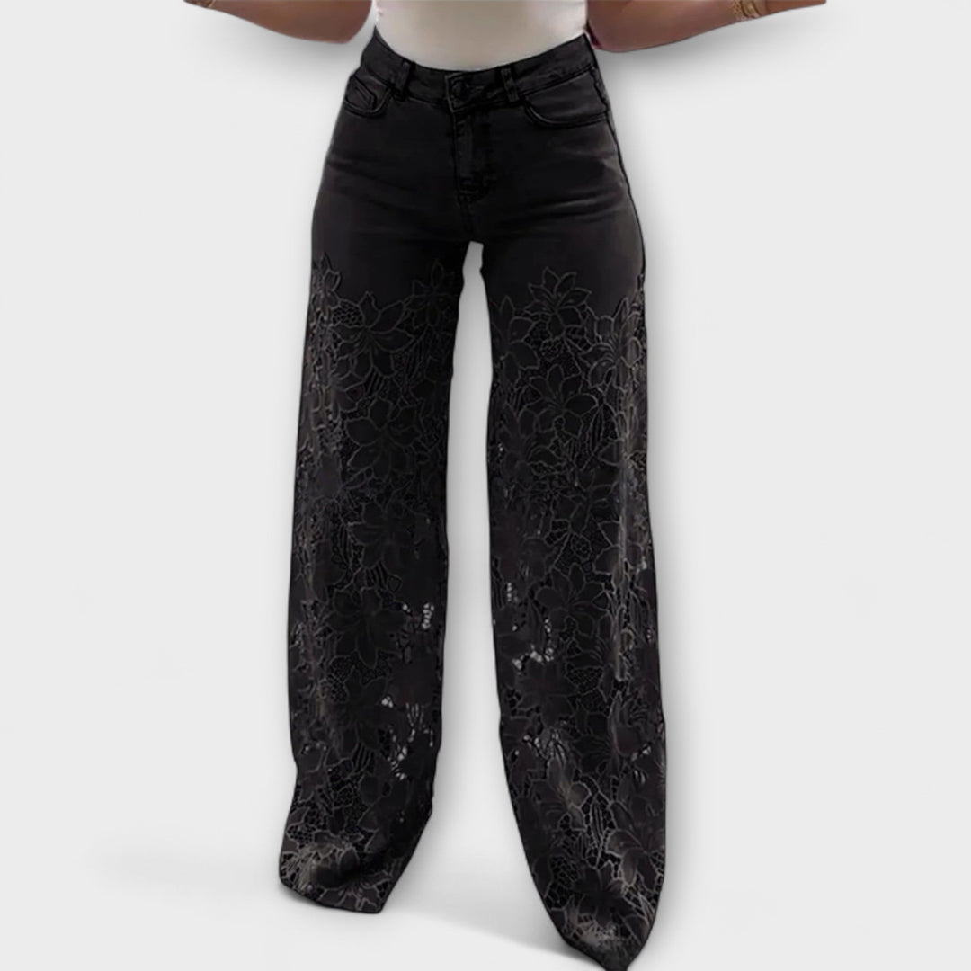 ג'ינס פאטצ'וורק עם תחרה